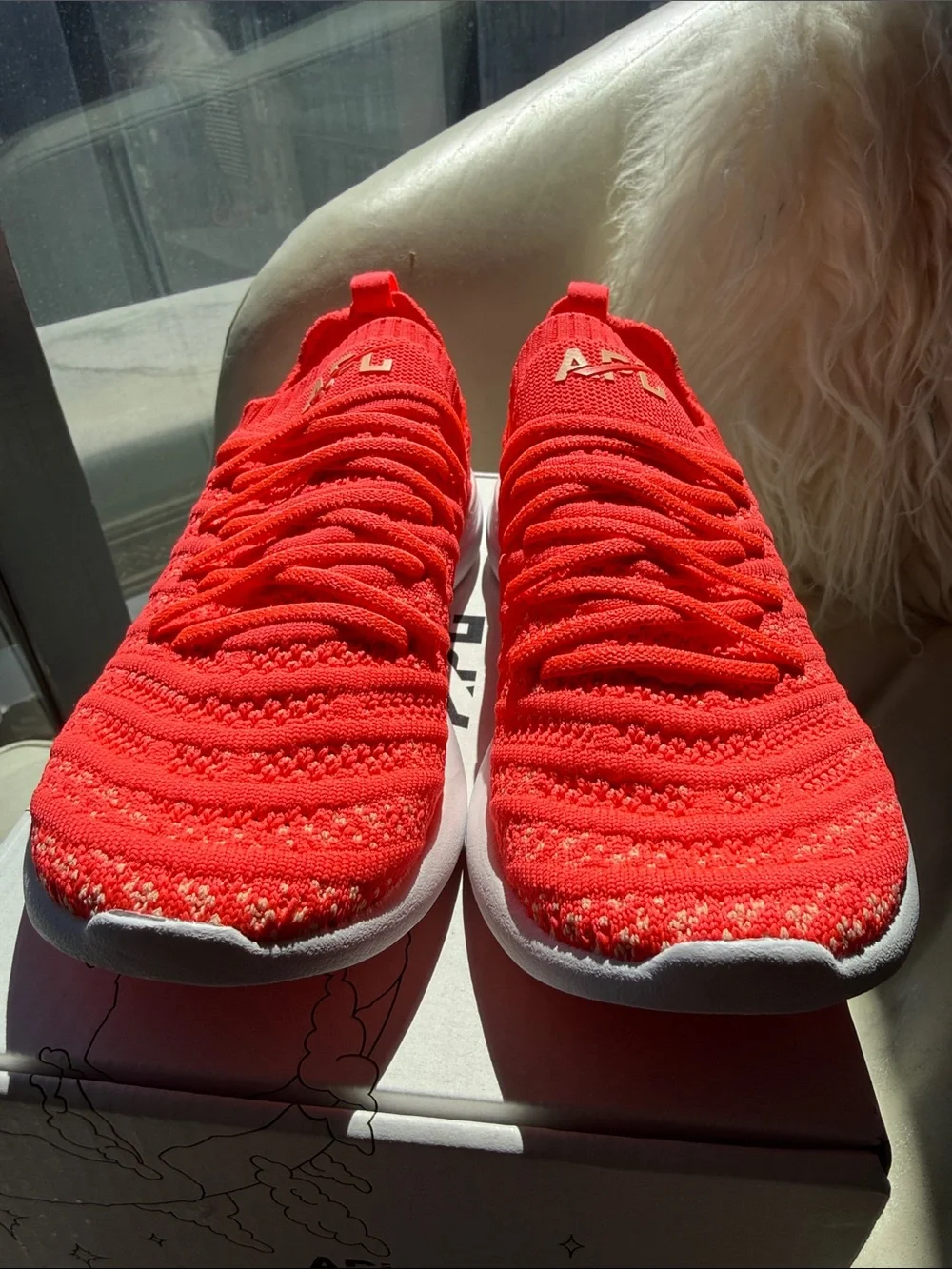 NIB, Ret $119, APL TechLoom Red/Peach Wave Youth Sneakers (Size 2/EUR 33)/Unisex